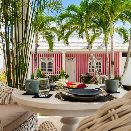 Ria Uluwatu, Tropical Chic Hotel Bagian luar foto