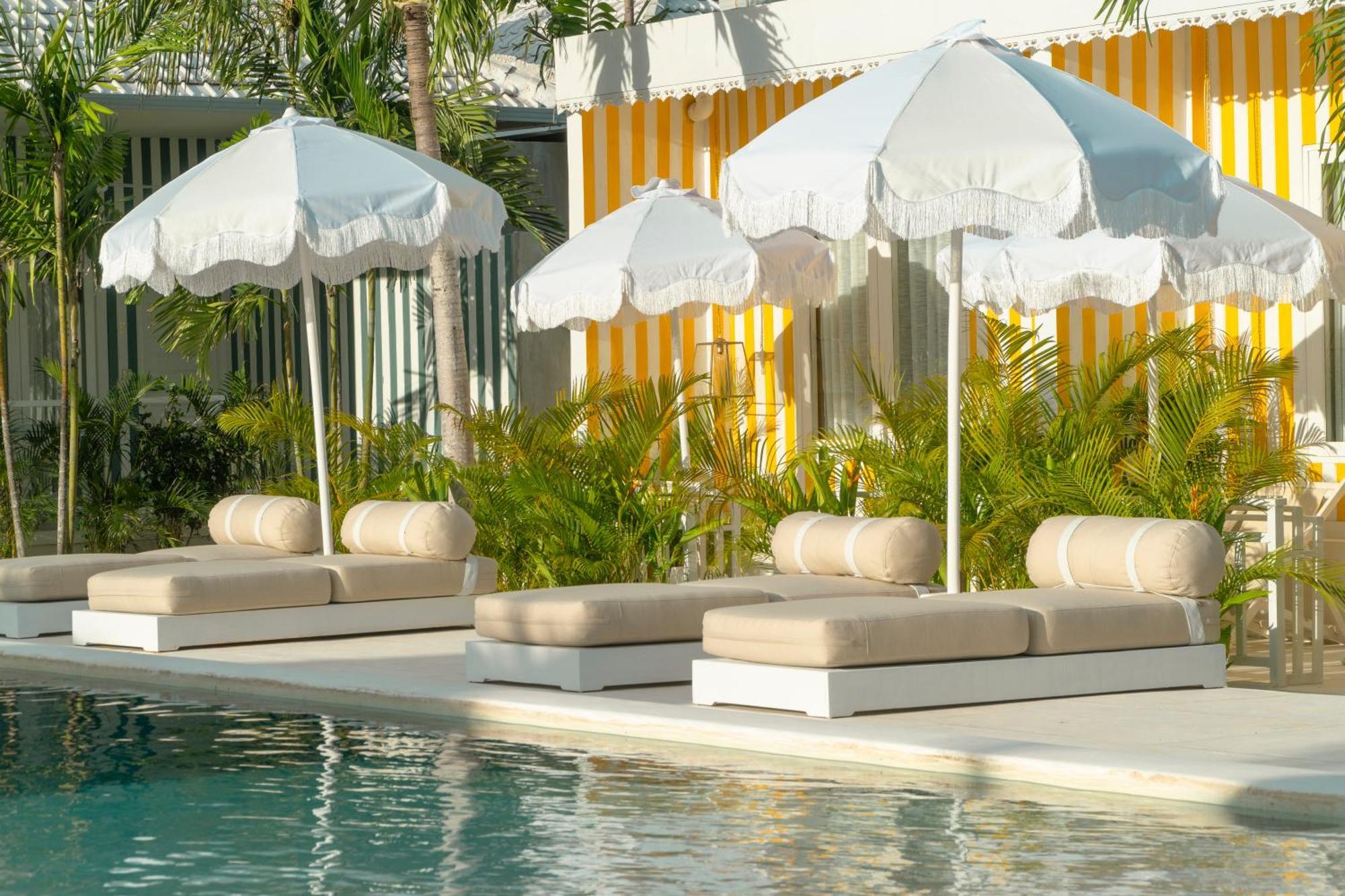 Ria Uluwatu, Tropical Chic Hotel Bagian luar foto