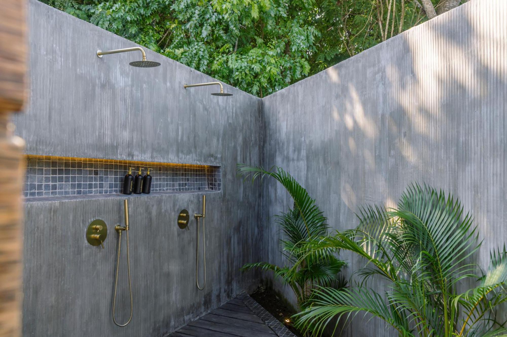 Ria Uluwatu, Tropical Chic Hotel Bagian luar foto