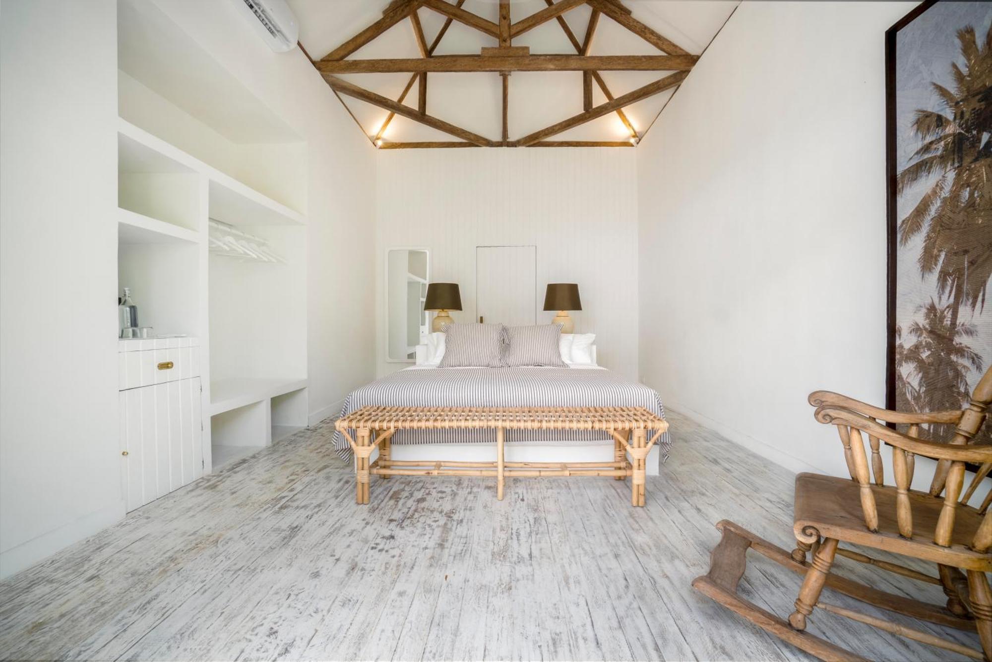 Ria Uluwatu, Tropical Chic Hotel Bagian luar foto